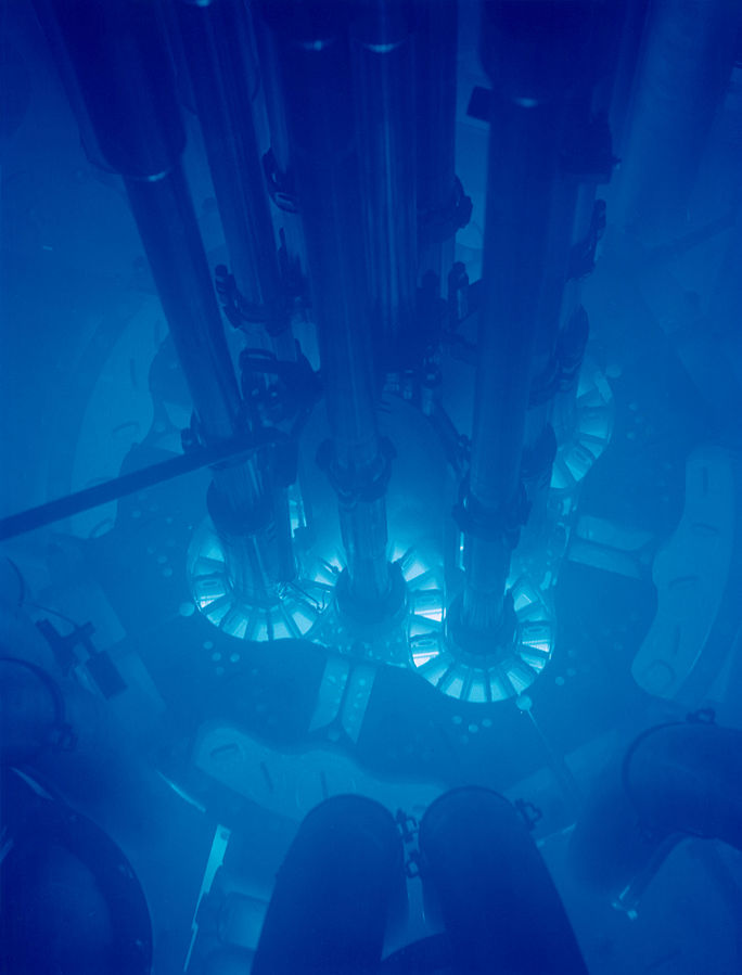 Čerenkov radiation glowing in the core of the Advanced Test Reactor